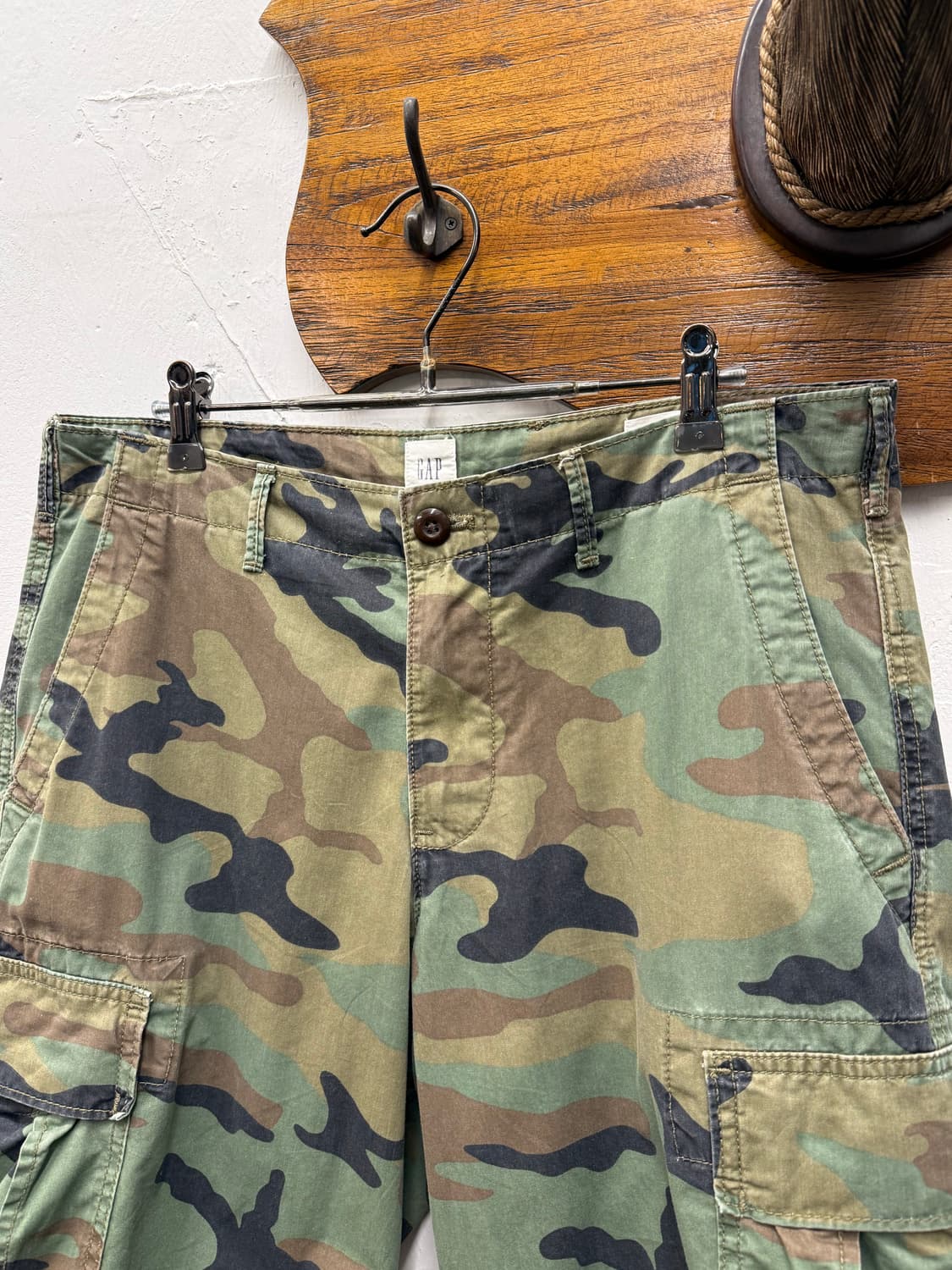 GAP Camouflage Cargo Shorts 상품이미지2