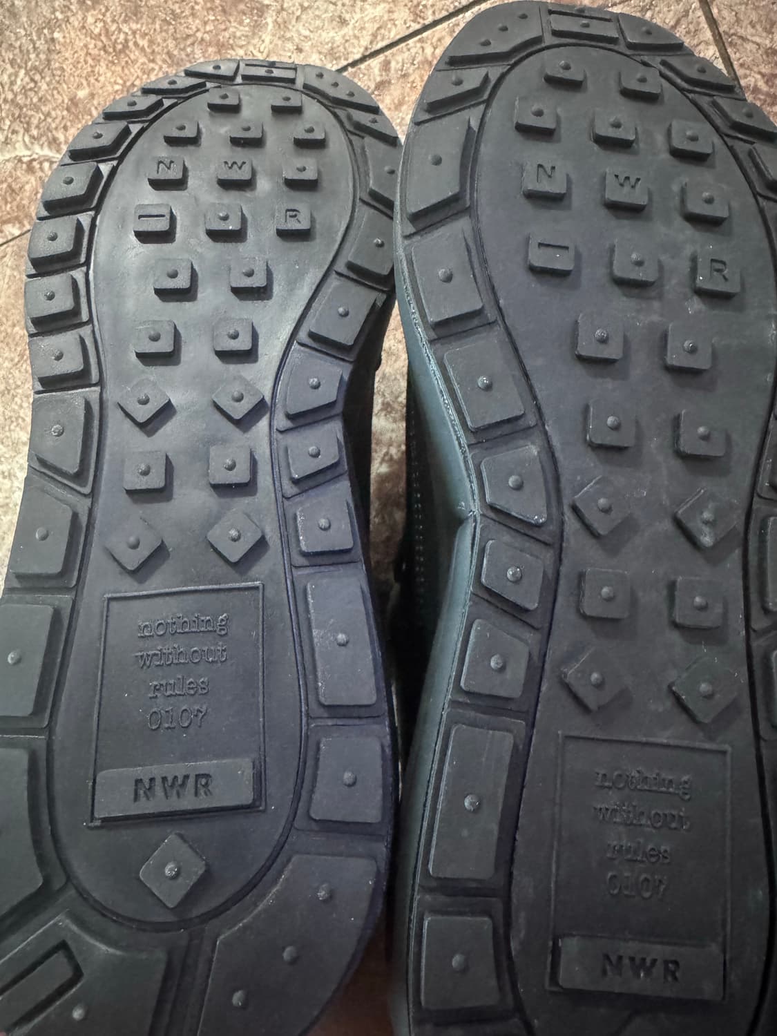 [새상품] NWR 1213 Black 스니커즈 (280 사이즈) 상품이미지6