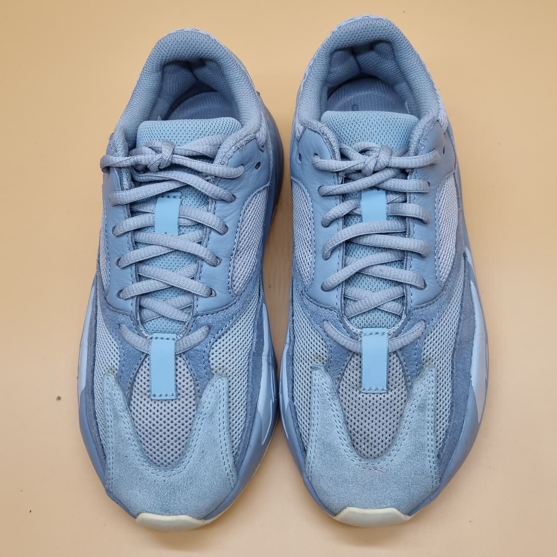 아디다스 이지부스트700이너시아 운동화240. 상품이미지2