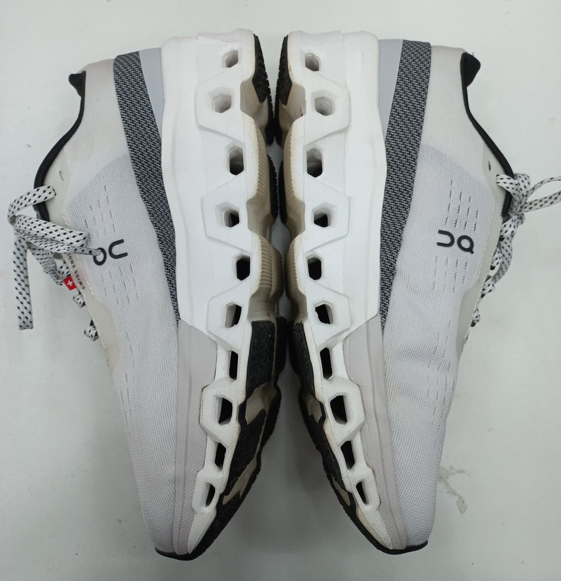 온러닝 클라우드몬스터 2 흰색 운동화 250mm 상품이미지2