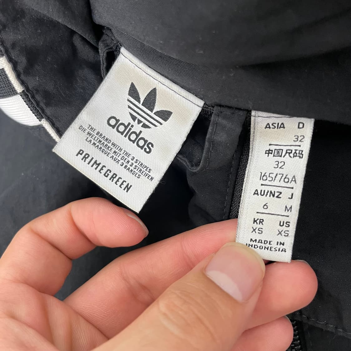 여성용 아디다스 삼선 블랙 소매로고 나일론 바람막이  상품이미지3