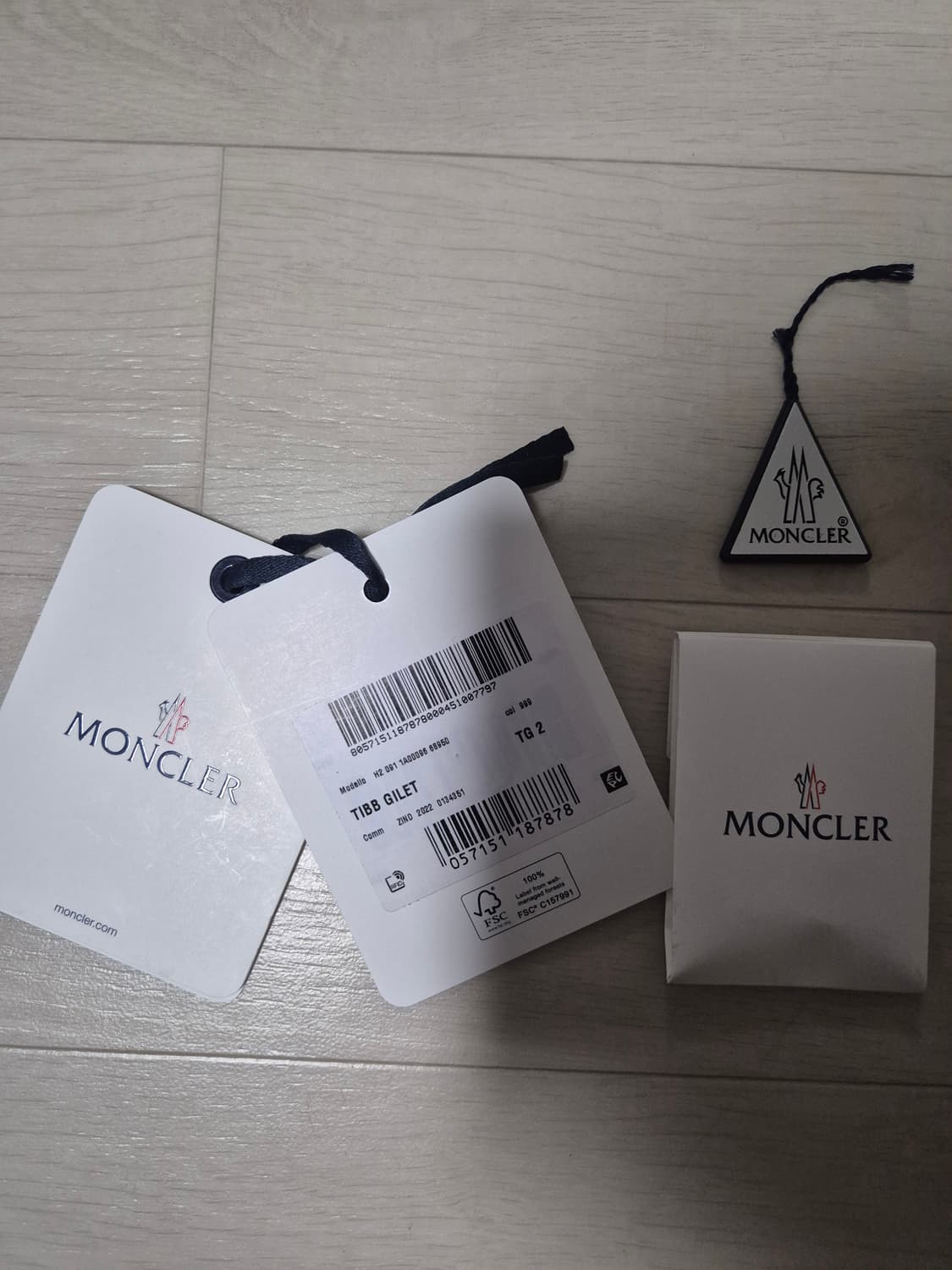 몽클레어 티브 2사이즈 블랙 판매합니다! 상품이미지7