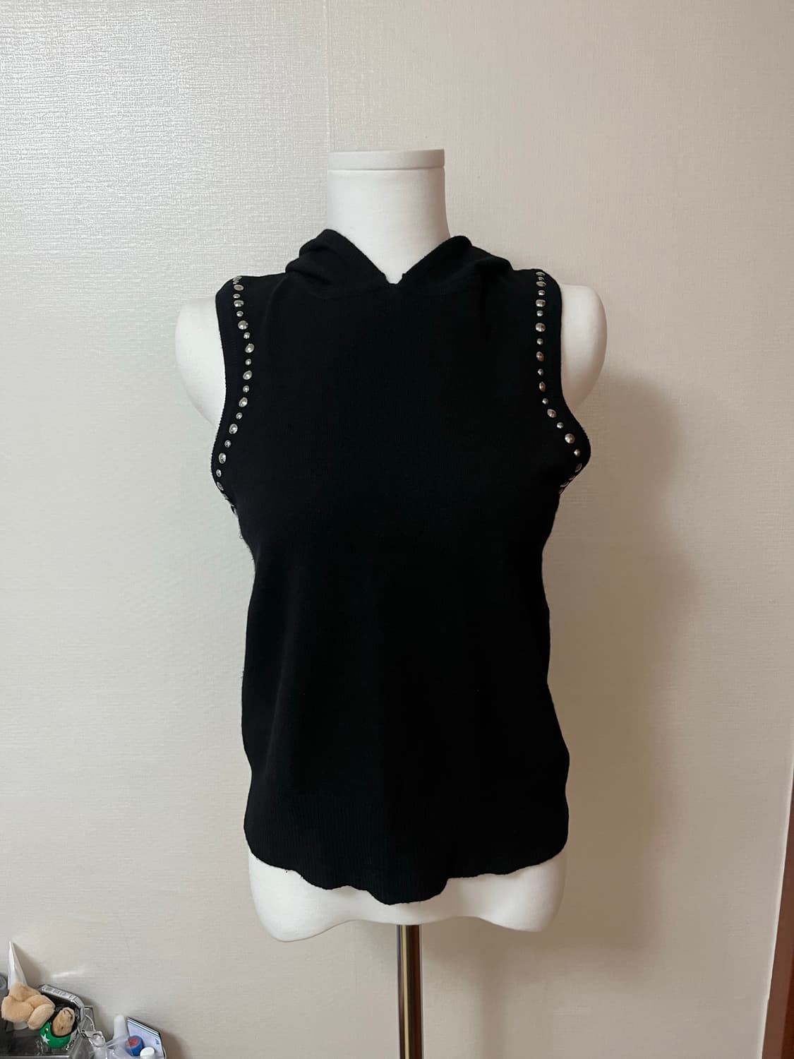 파르티멘토 스터드 후디 니트 탑 상품이미지1