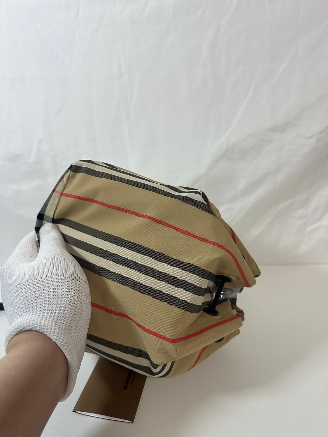 버버리 레터링 드로우스트링 포이백 (OS) 상품이미지8