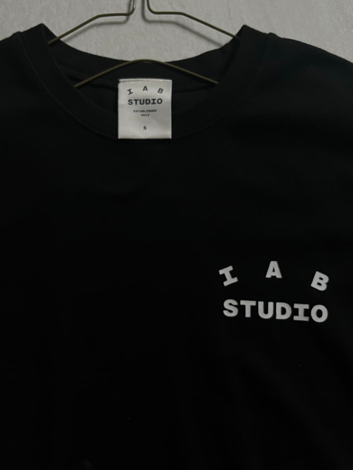 아이앱 스튜디오 10주년 반팔티 블랙 S 상품이미지1