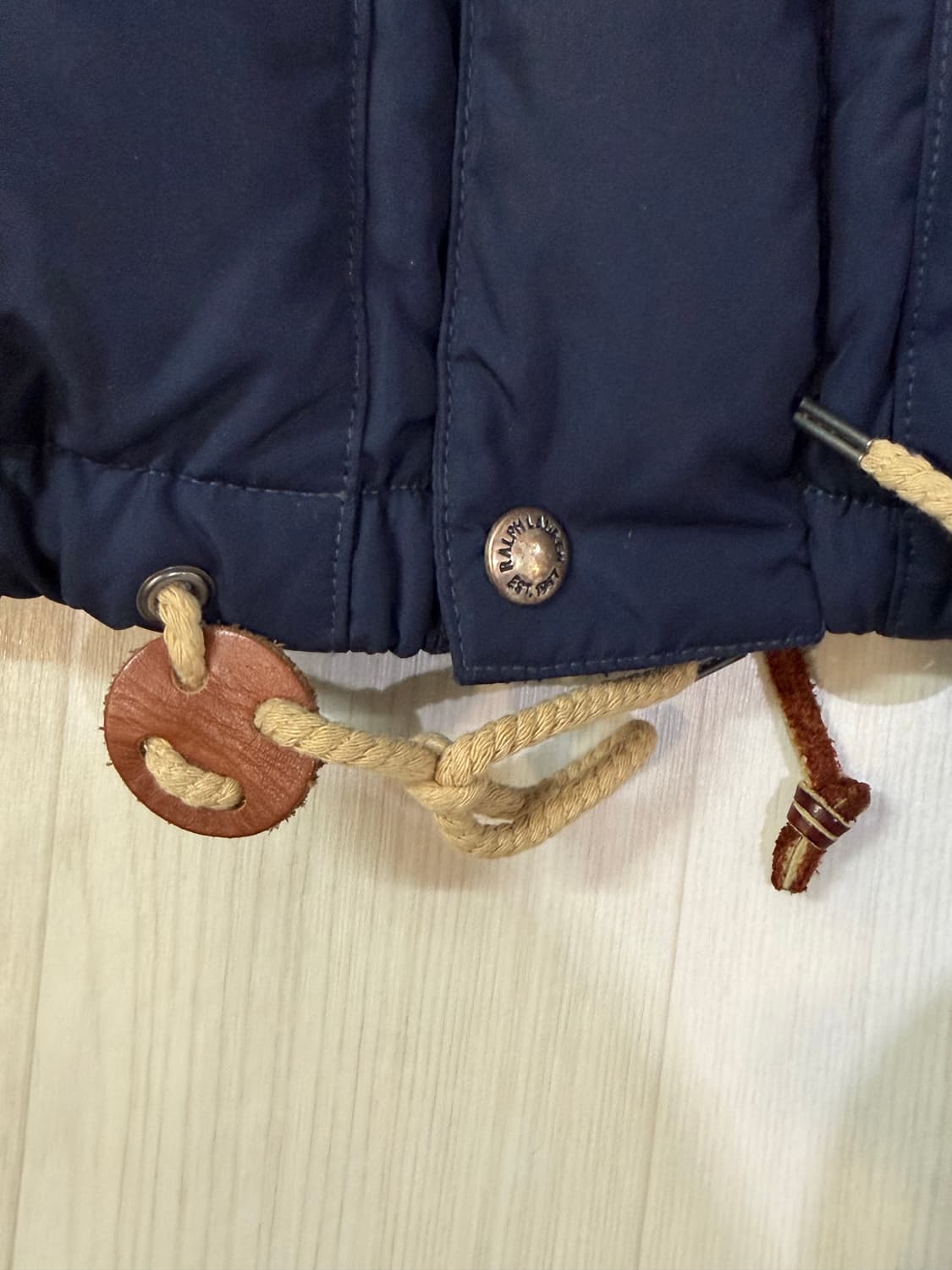 폴로 랄프로렌 네이비 색상 다운 자켓 L 사이즈 상품이미지2