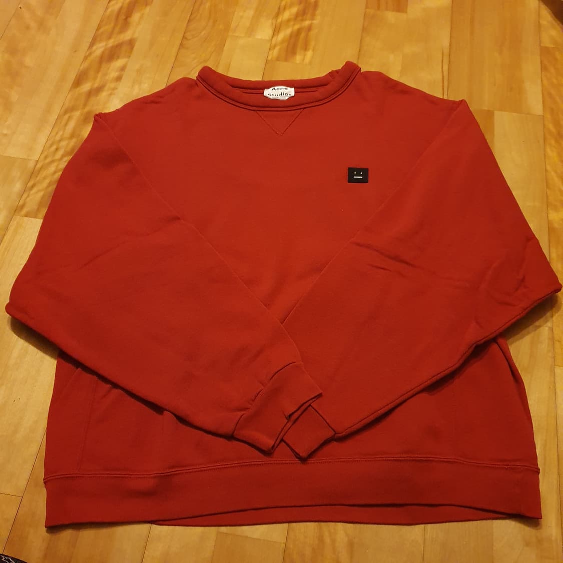 아크네 핀트페이스 맨투맨 상품이미지8