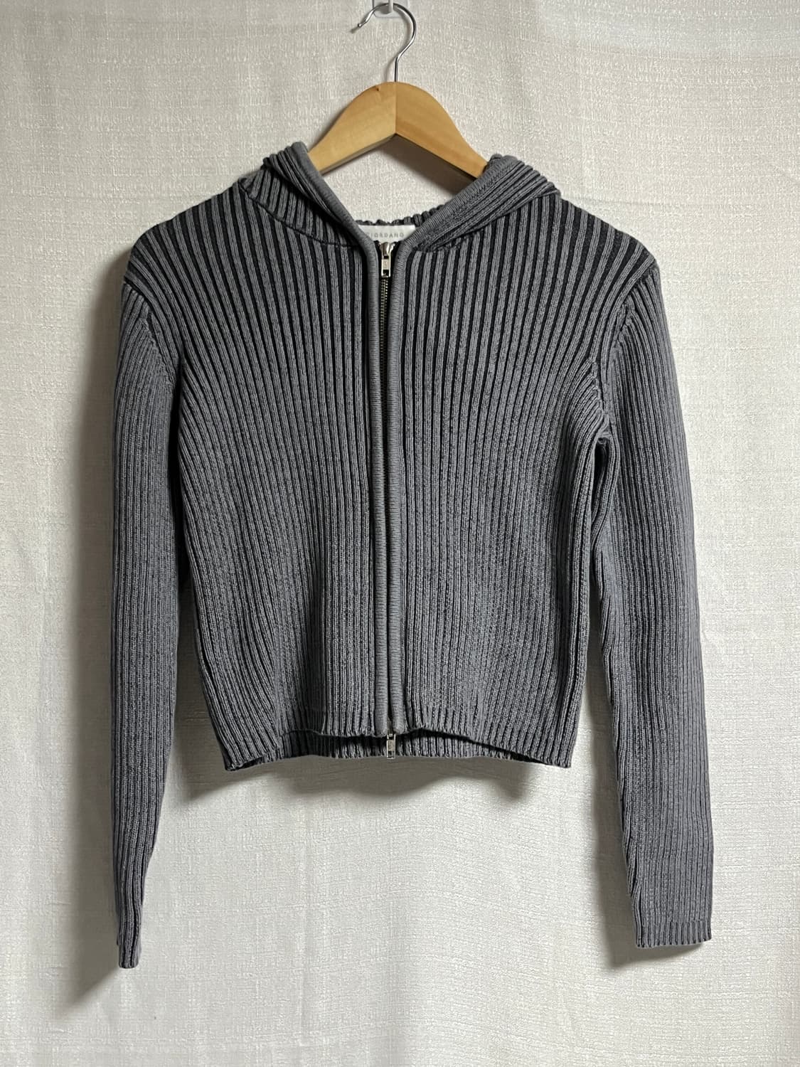 새상품 지오다노 크롭 니트 후드집업 90 상품이미지1