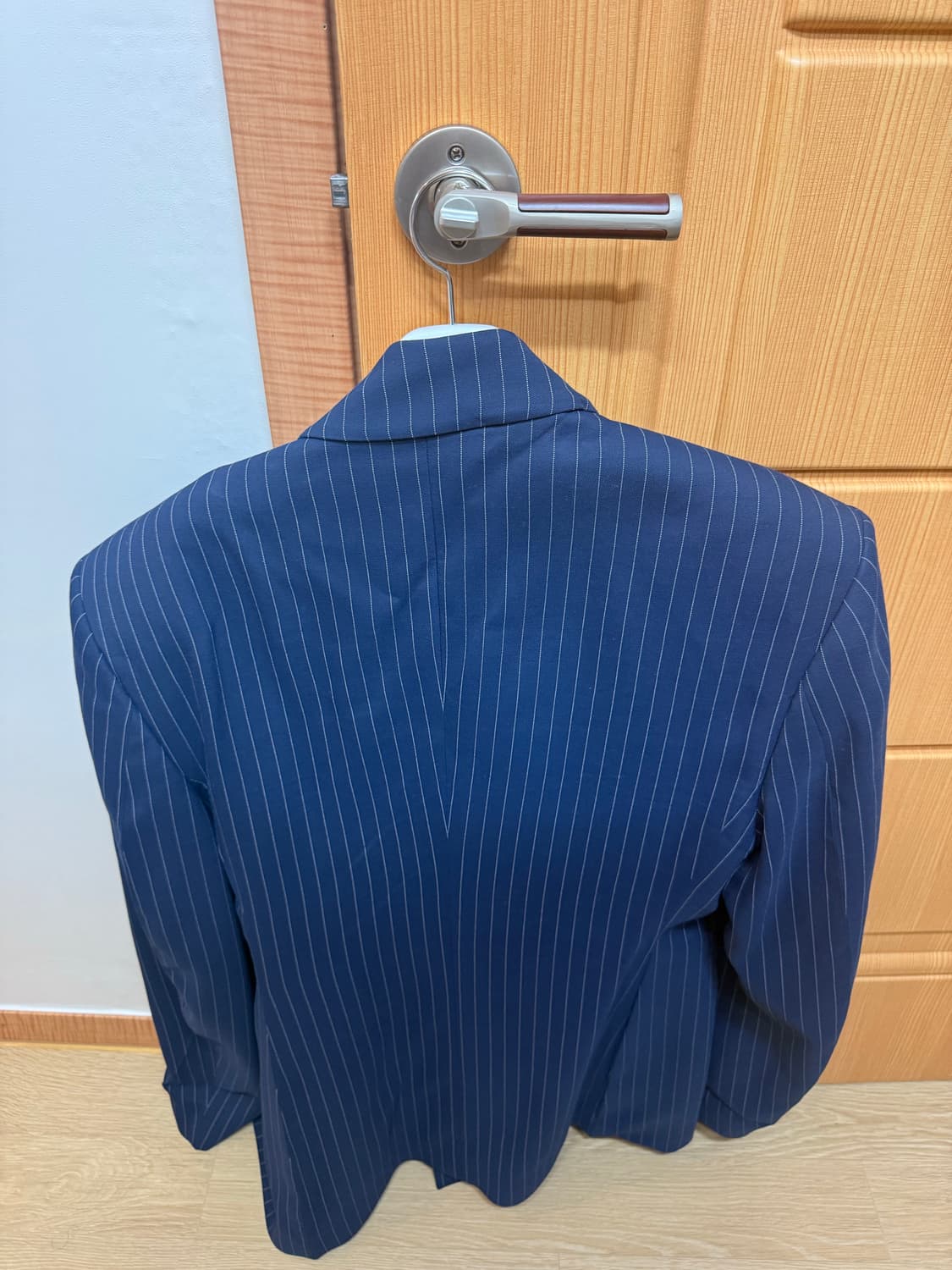 (L) 렉토 서스테이너블 핀 스트라이프 아워글래스 자켓 상품이미지4