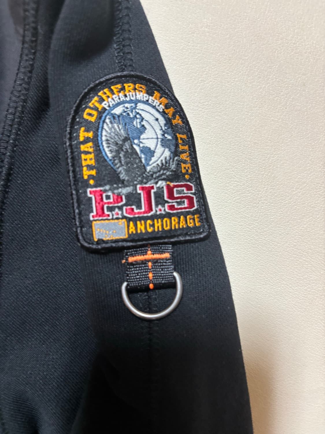 파라점퍼스 맨투맨(M) 상품이미지4