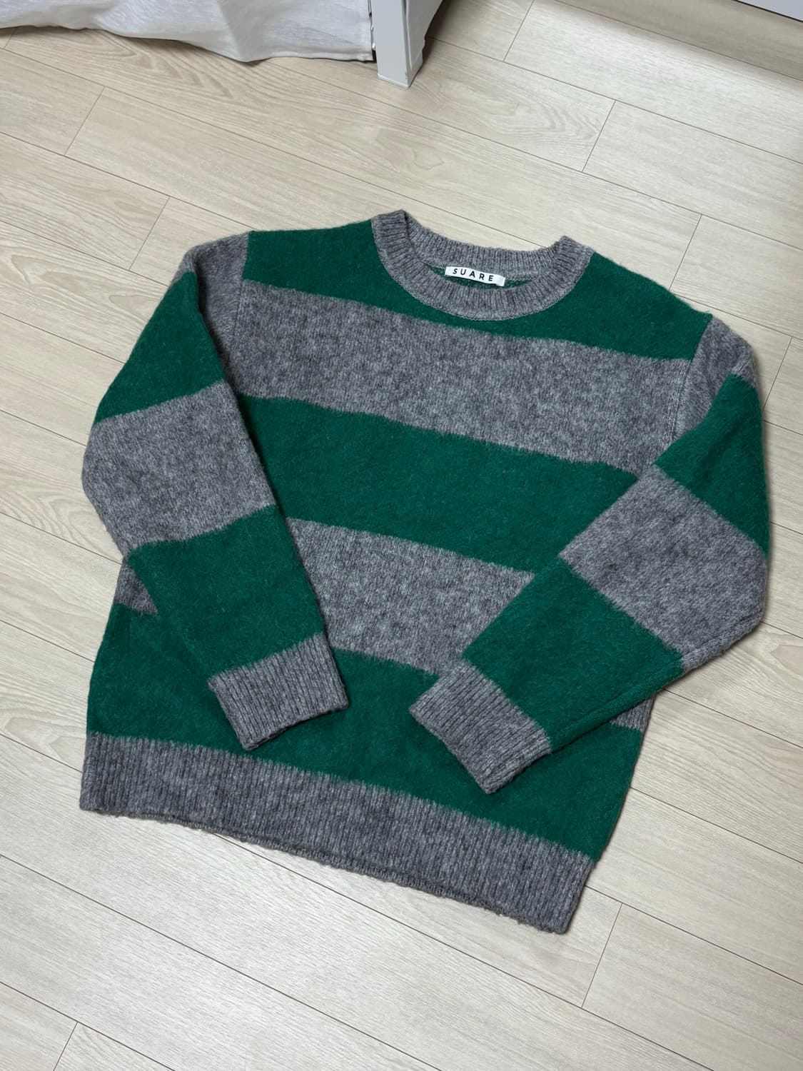 수아레 브러쉬 스트라이프 니트M 상품이미지1