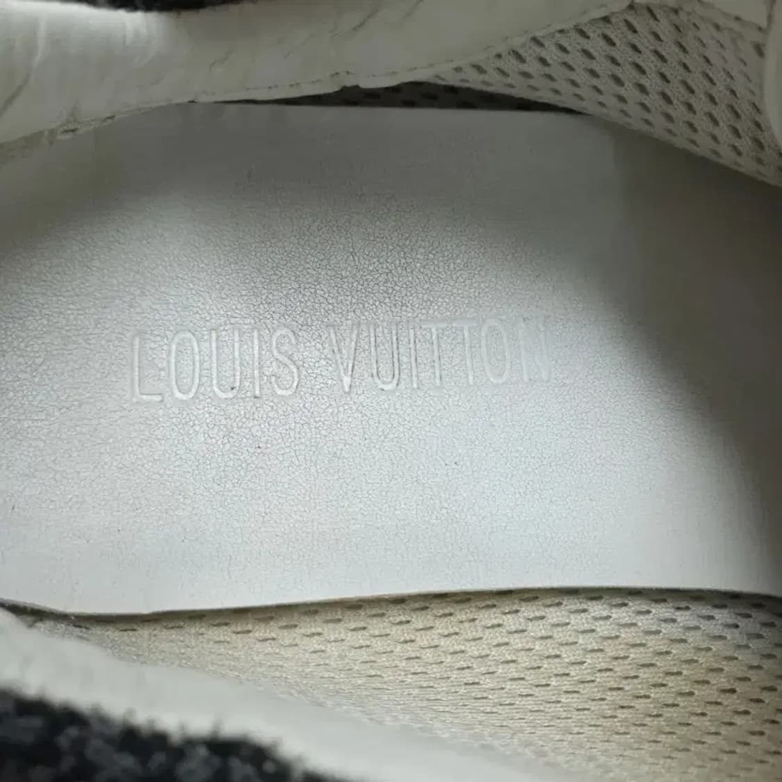 루이비통 남성 스니커즈 블랙/회색 43사이즈 상품이미지6