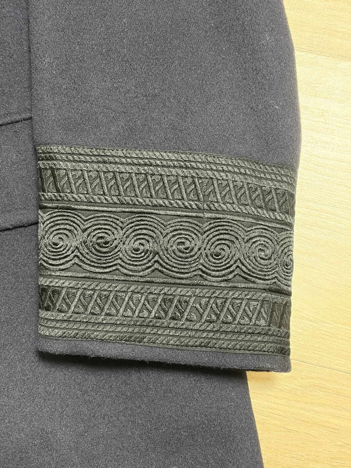 (유일매물) 드리스반노튼 15FW 런웨이 비즈 에스닉 더블 코트 상품이미지5