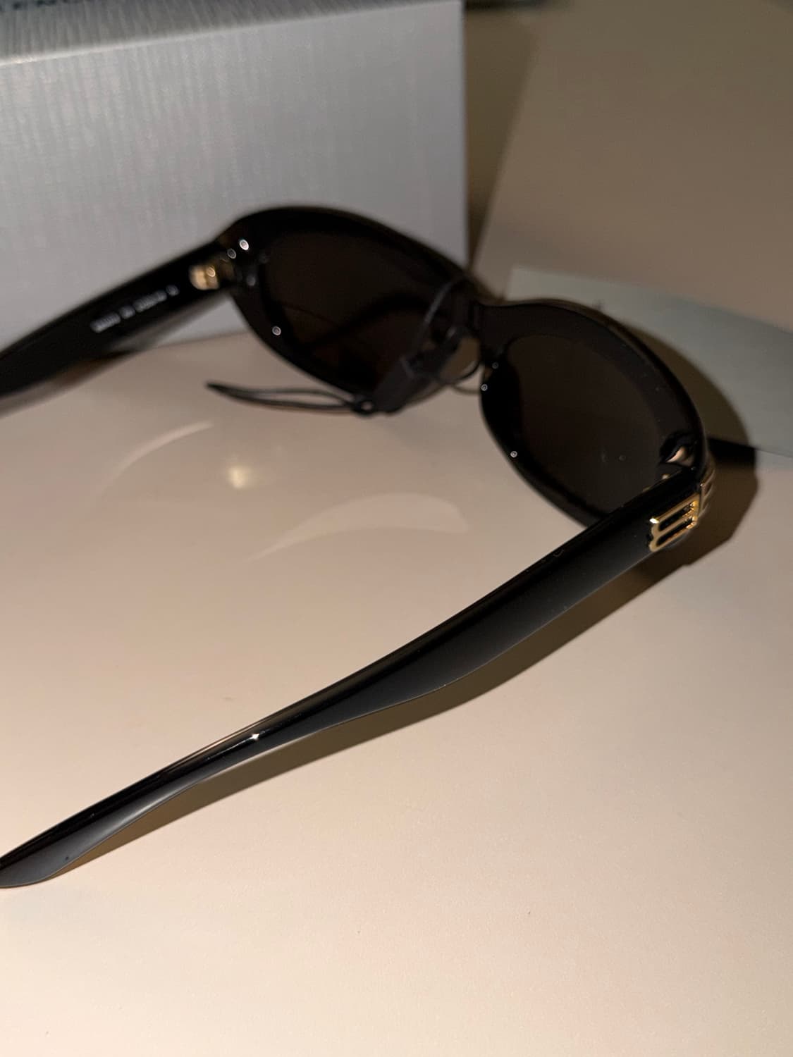 발렌시아가 카지노 라운드 선글라스 블랙 상품이미지3