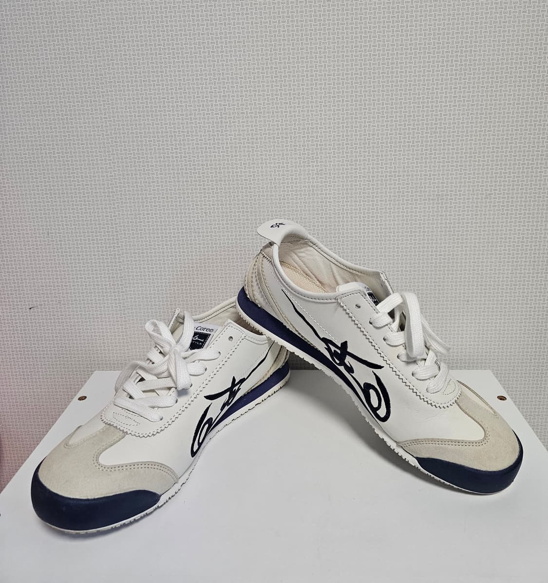 언코리 클래식 스니커즈 화이트 네이비 240 상품이미지1