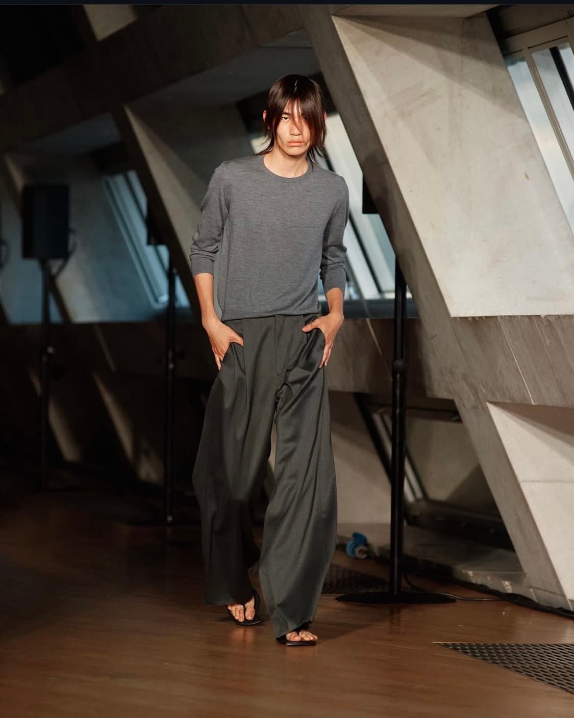 AARON ESH RUCHED SWEATER 상품이미지5