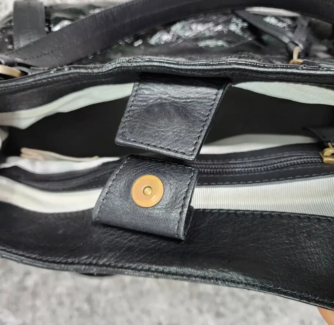 발리 페이던트 퀼팅 빅숄더백 상품이미지8