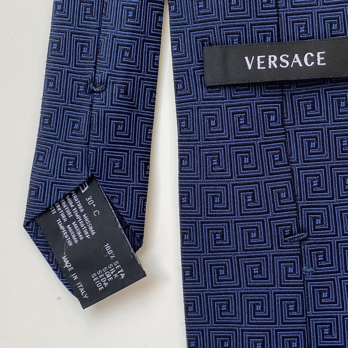 Versace 베르사체 정품 명품 심플로고 넥타이 7.8cm 상품이미지5