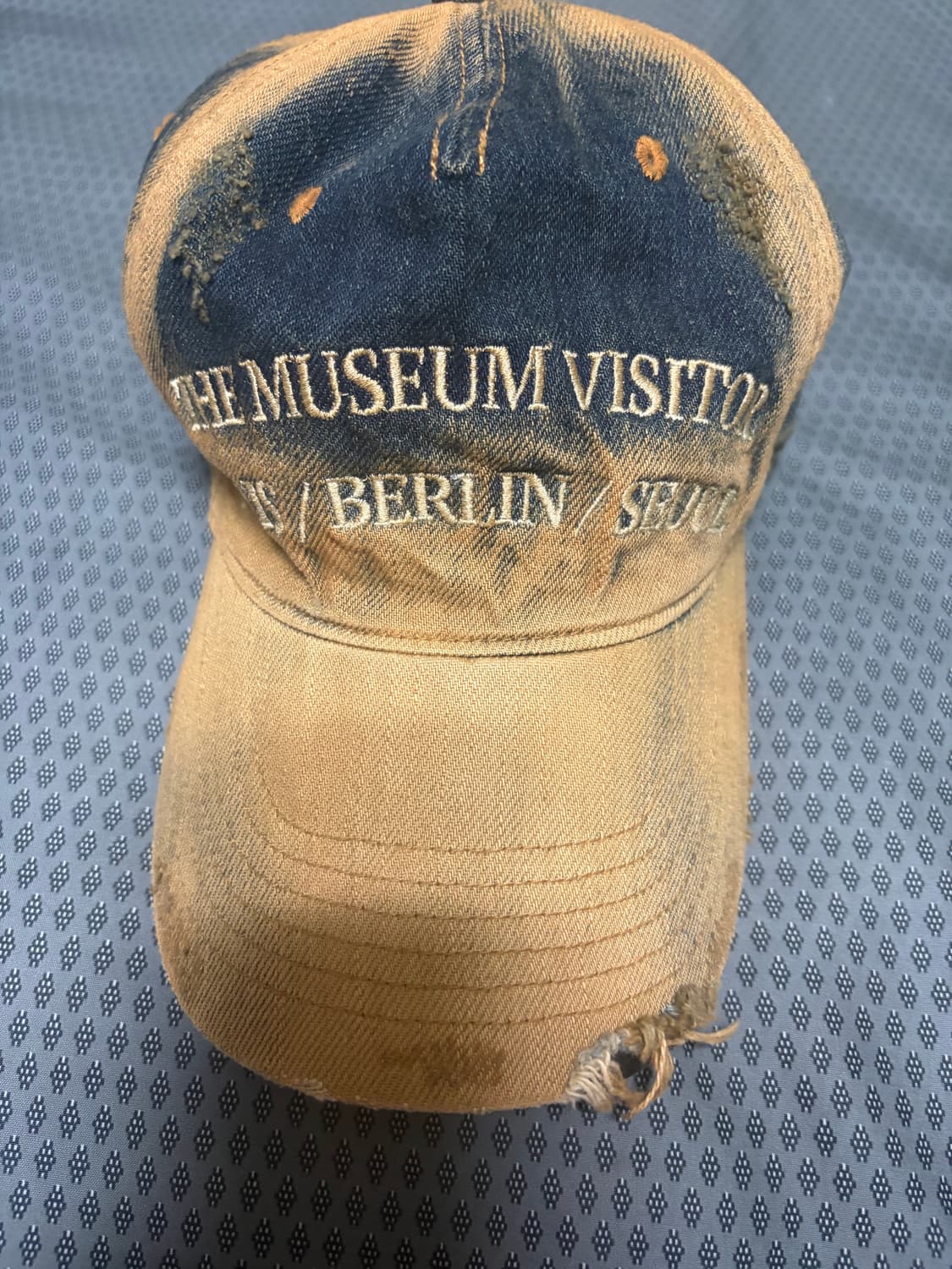 더뮤지엄비지터 볼캡(모자) 상품이미지3