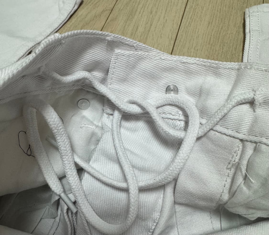 Beyond the limit 화이트데님팬츠 포 상품이미지5