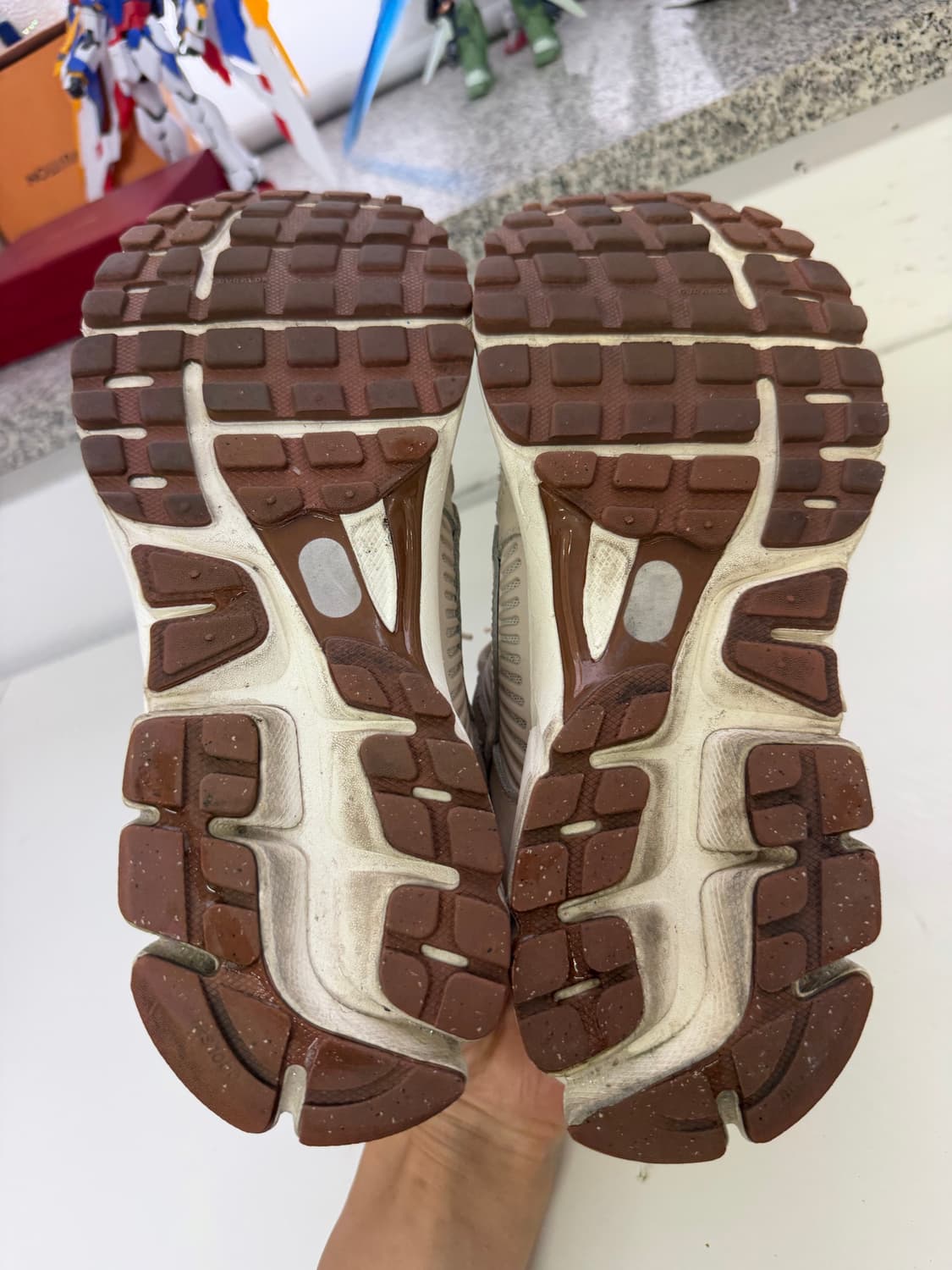 정품) 나이키 줌 보메로5 운동화 255 상품이미지8