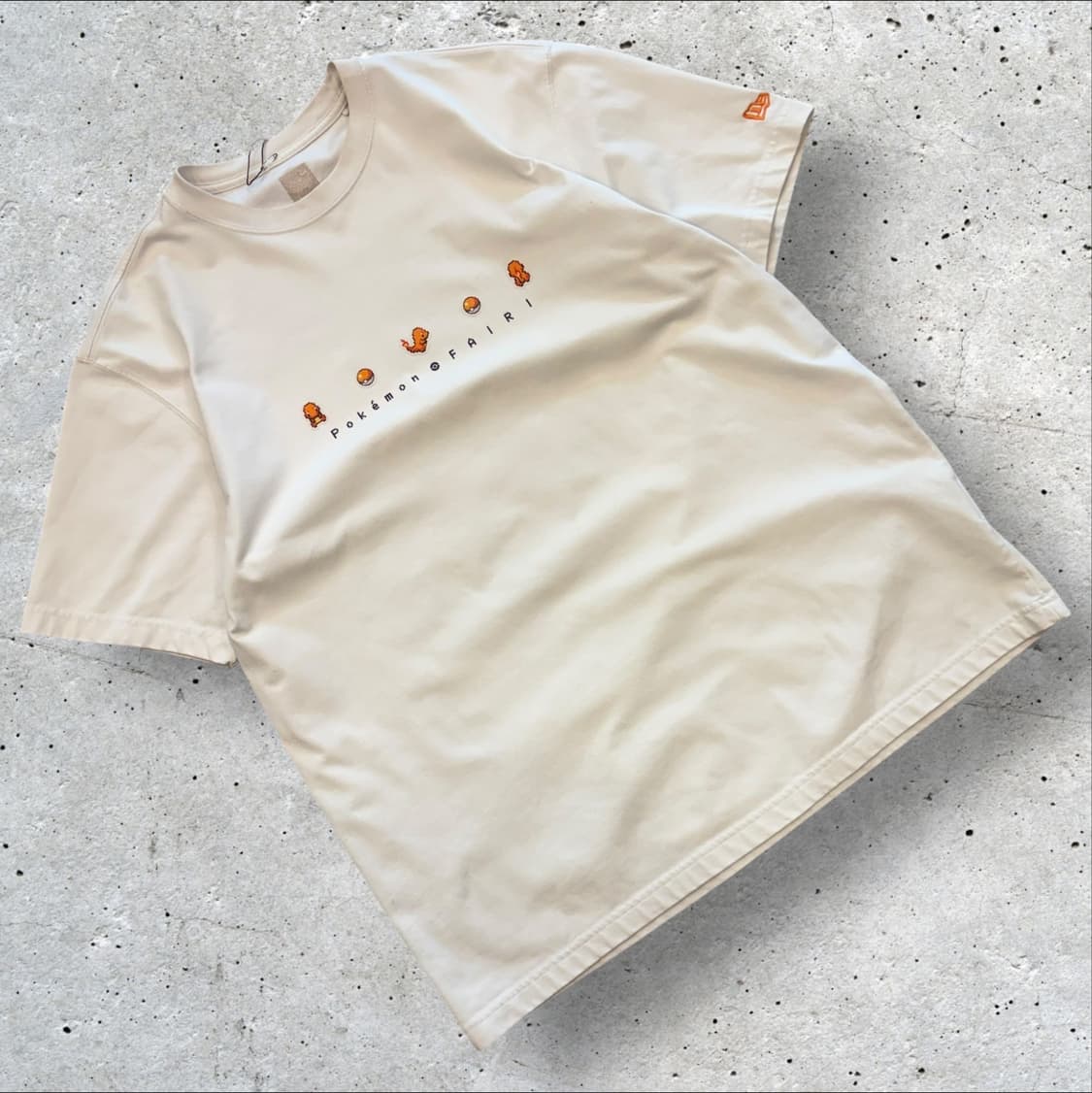 [2XL] 뉴에라 x 포켓몬 파이리 반팔 티셔츠 화이트 C435 상품이미지1