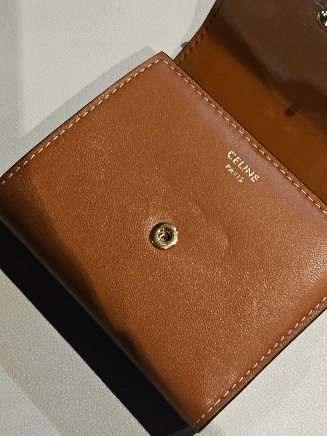 셀린느 트리옹프 반지갑 브라운 상품이미지9