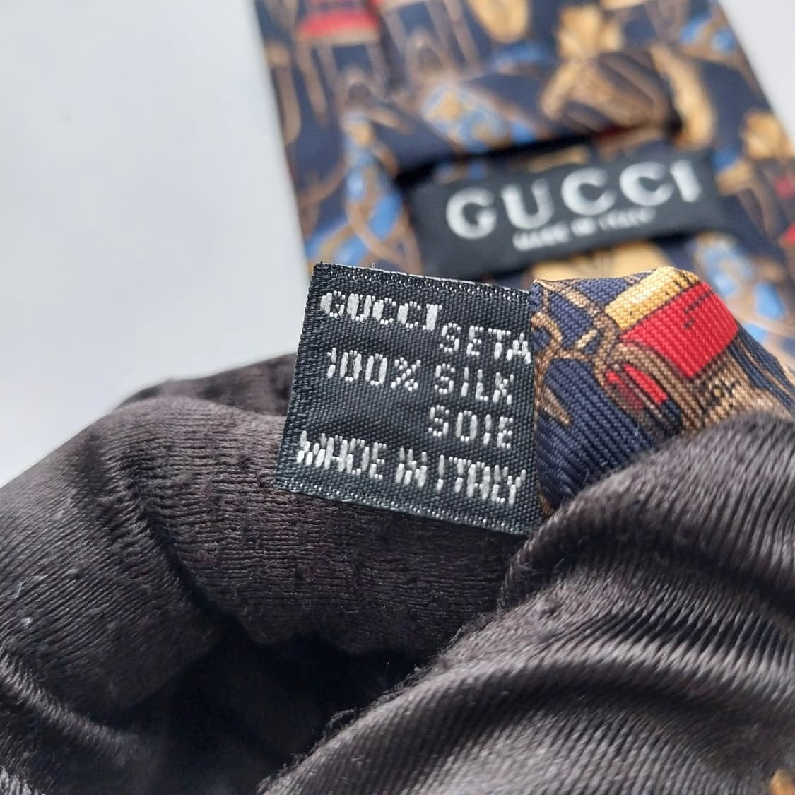 구찌 실크 네이비 패턴 넥타이 9.5cm A+등급 K1684
 상품이미지10