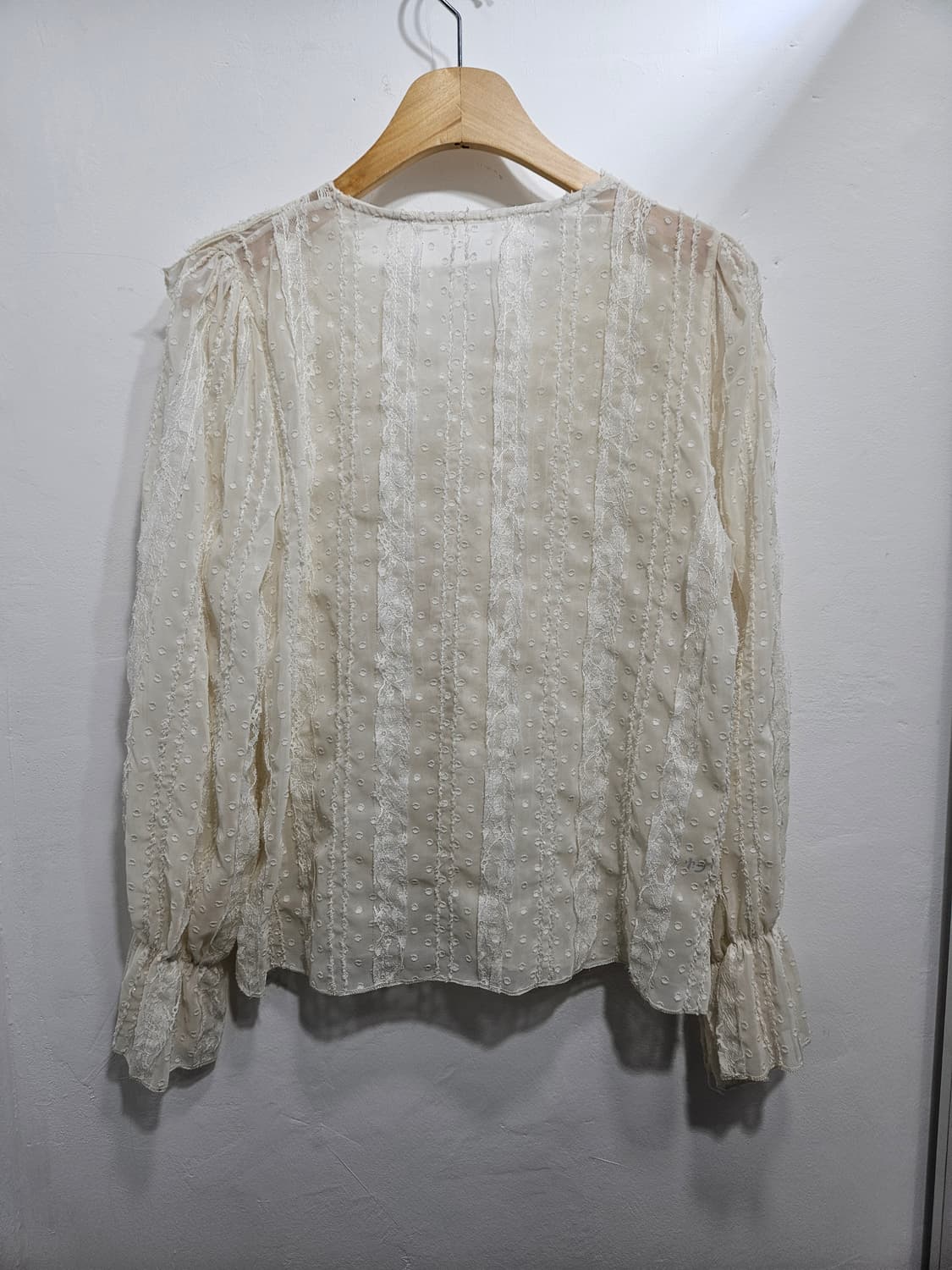 아이보리 프릴 레이스 블라우스 상품이미지10