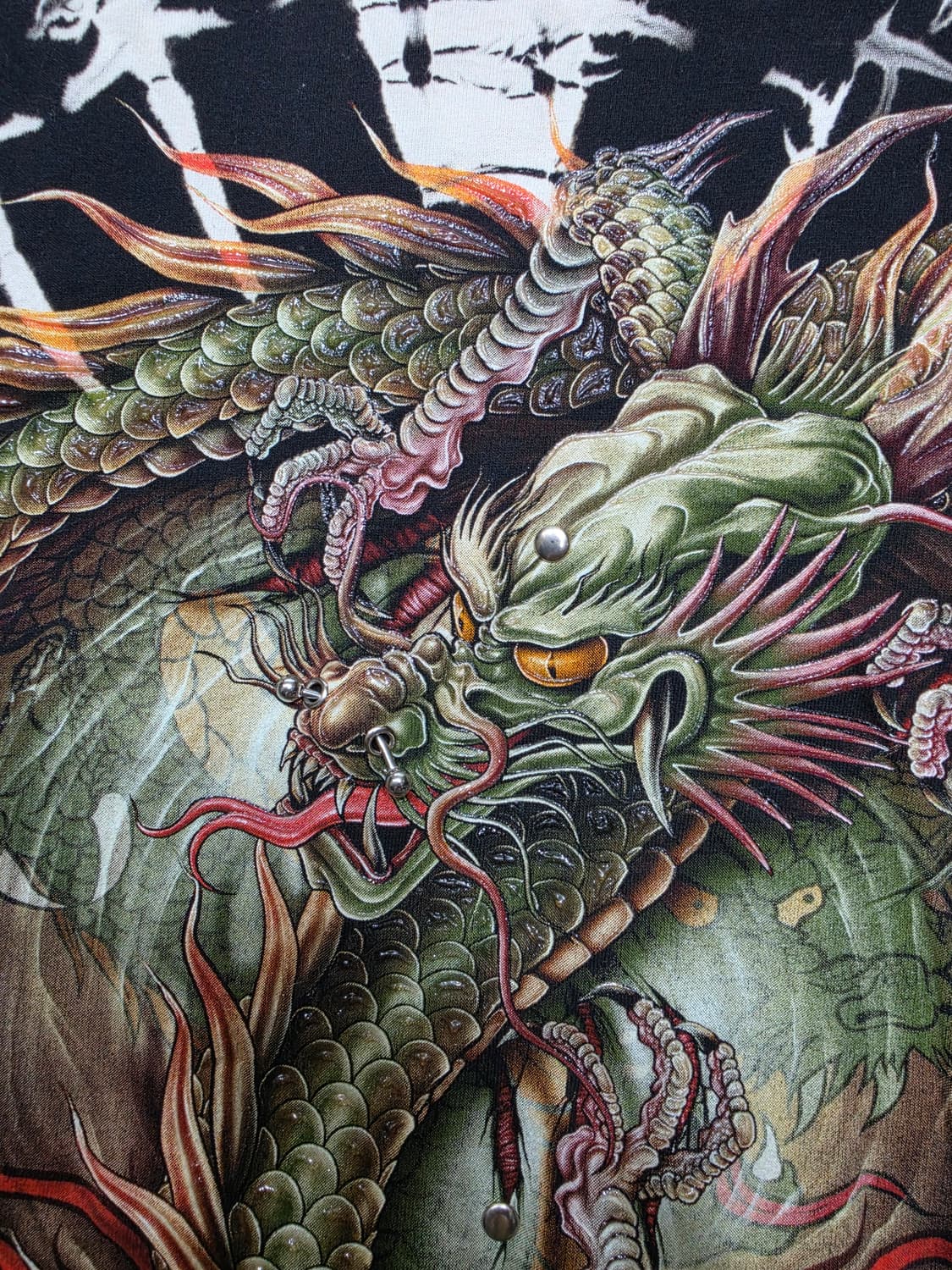 서바이버즈 피어싱 드래곤 그래픽 타이다이 나염 반팔티 L 상품이미지4