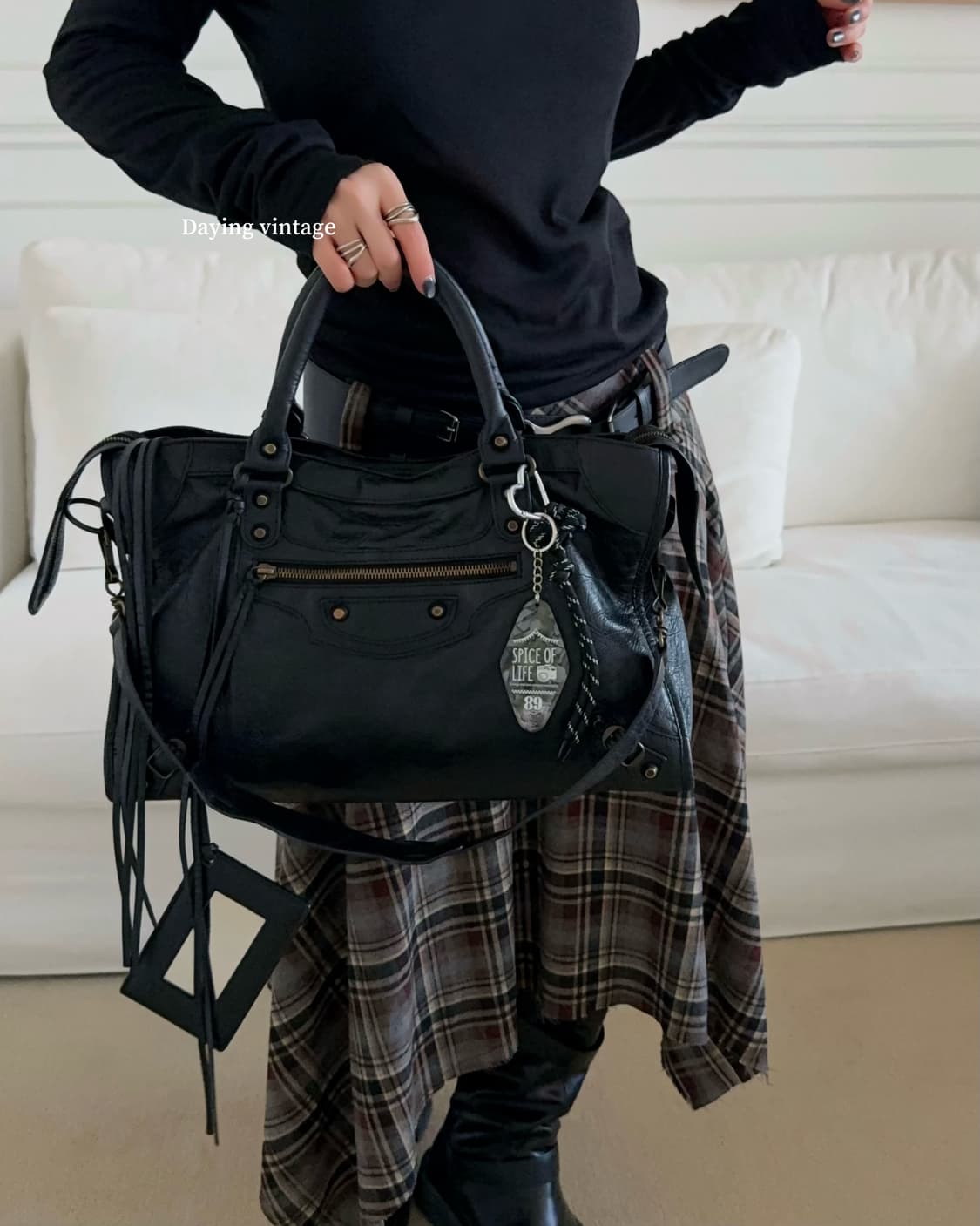 발렌시아가 모터백 미디움 블랙 상품이미지7