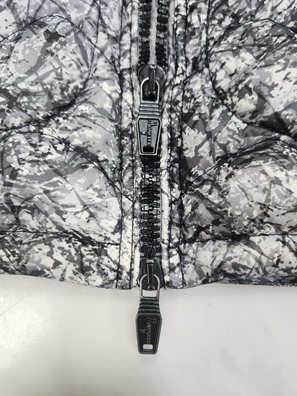 [파격가] 몽클레어 남성 여성공용 경량 패딩 1 사이즈 (실측 참고) 상품이미지7