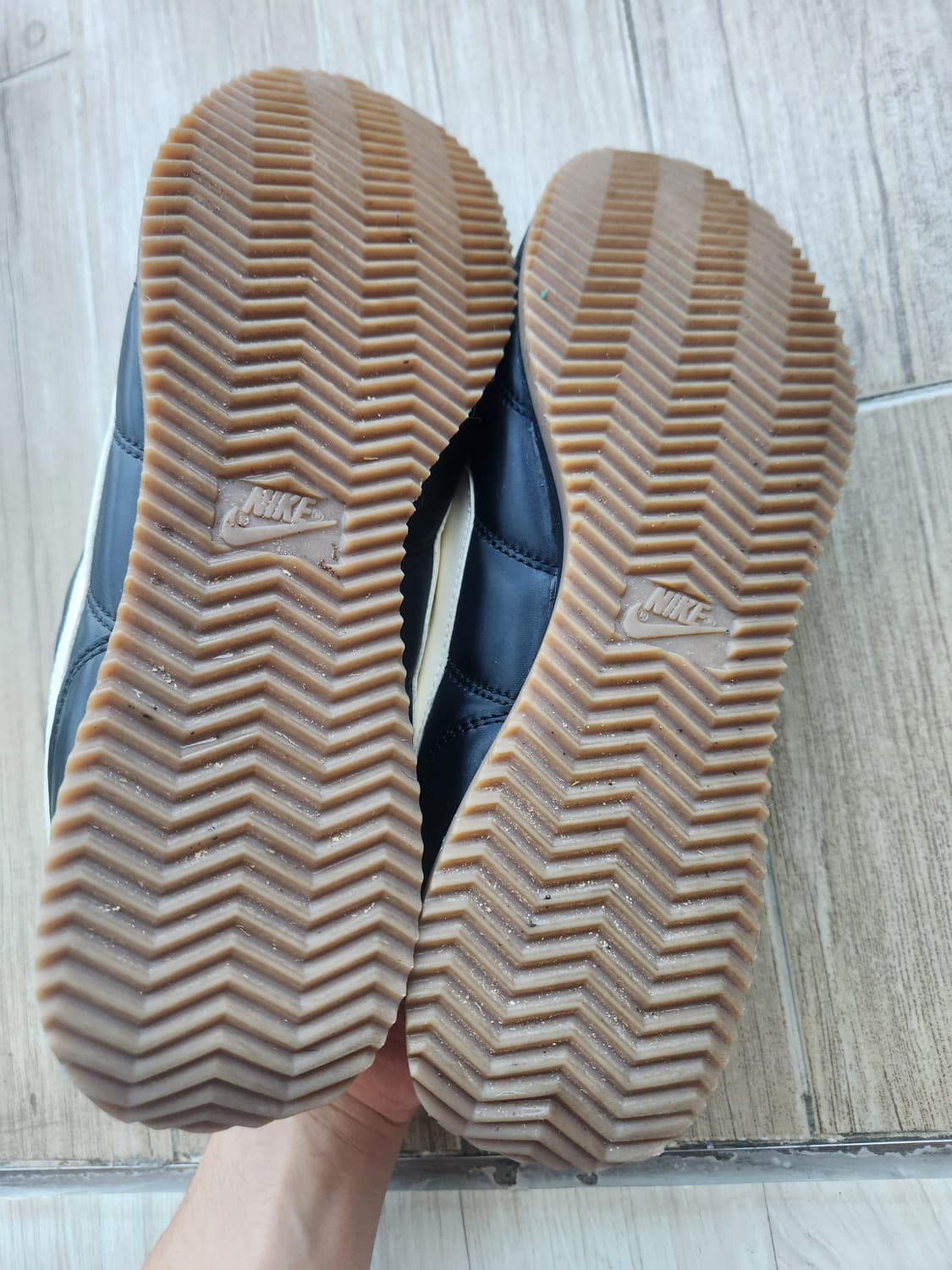 나이키 코르테즈 SE 블랙 검 브라운 (270) 상품이미지6