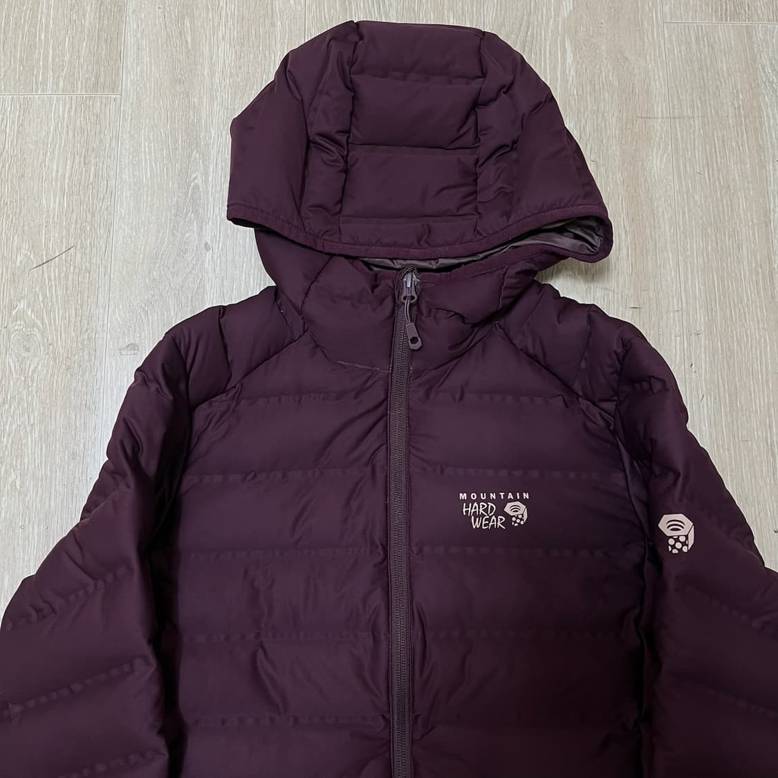 마운틴하드웨어 여성 라이트 구스다운 후드 경량패딩 S/90  상품이미지2