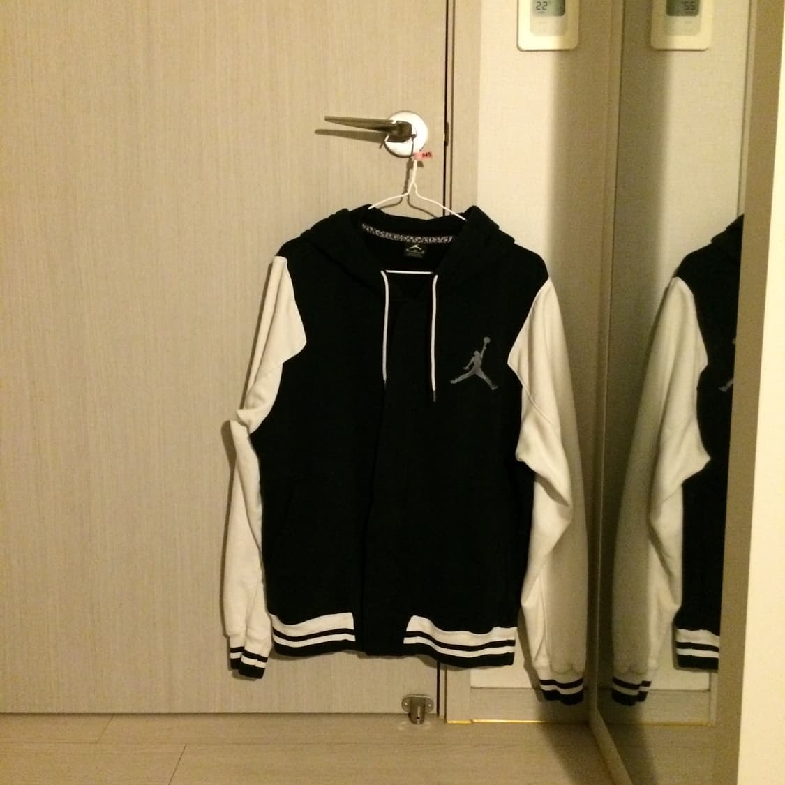 조던 빅로고 네이비 후드집업 상품이미지5