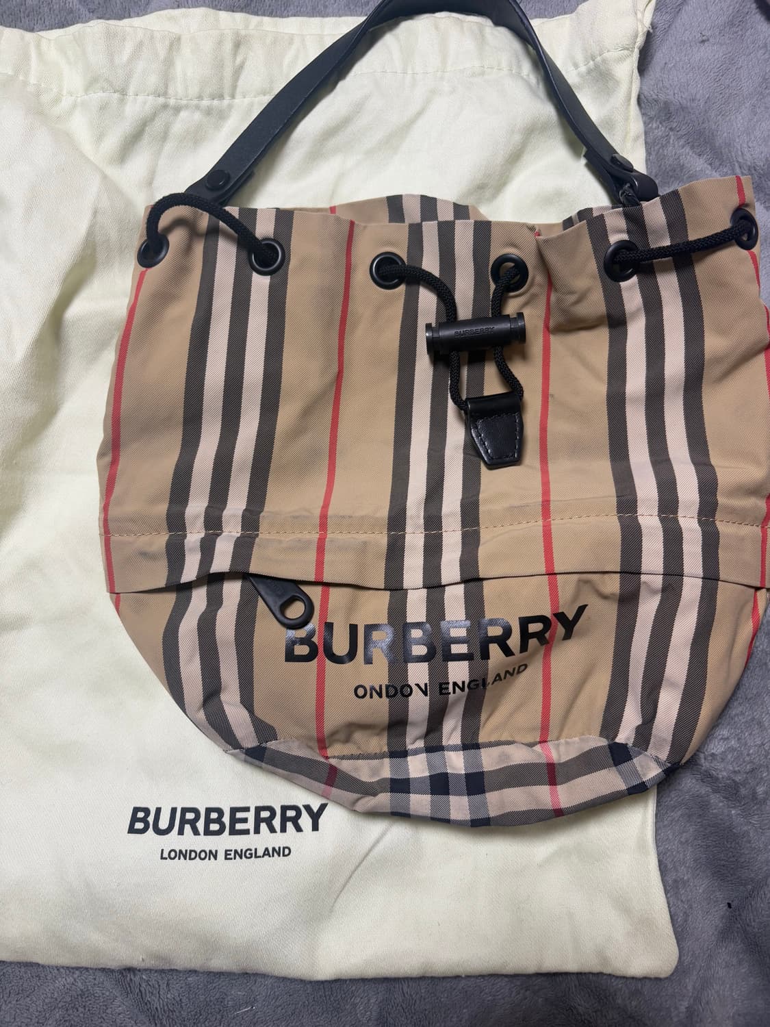 버버리 복조리 백 팔아요 상품이미지1