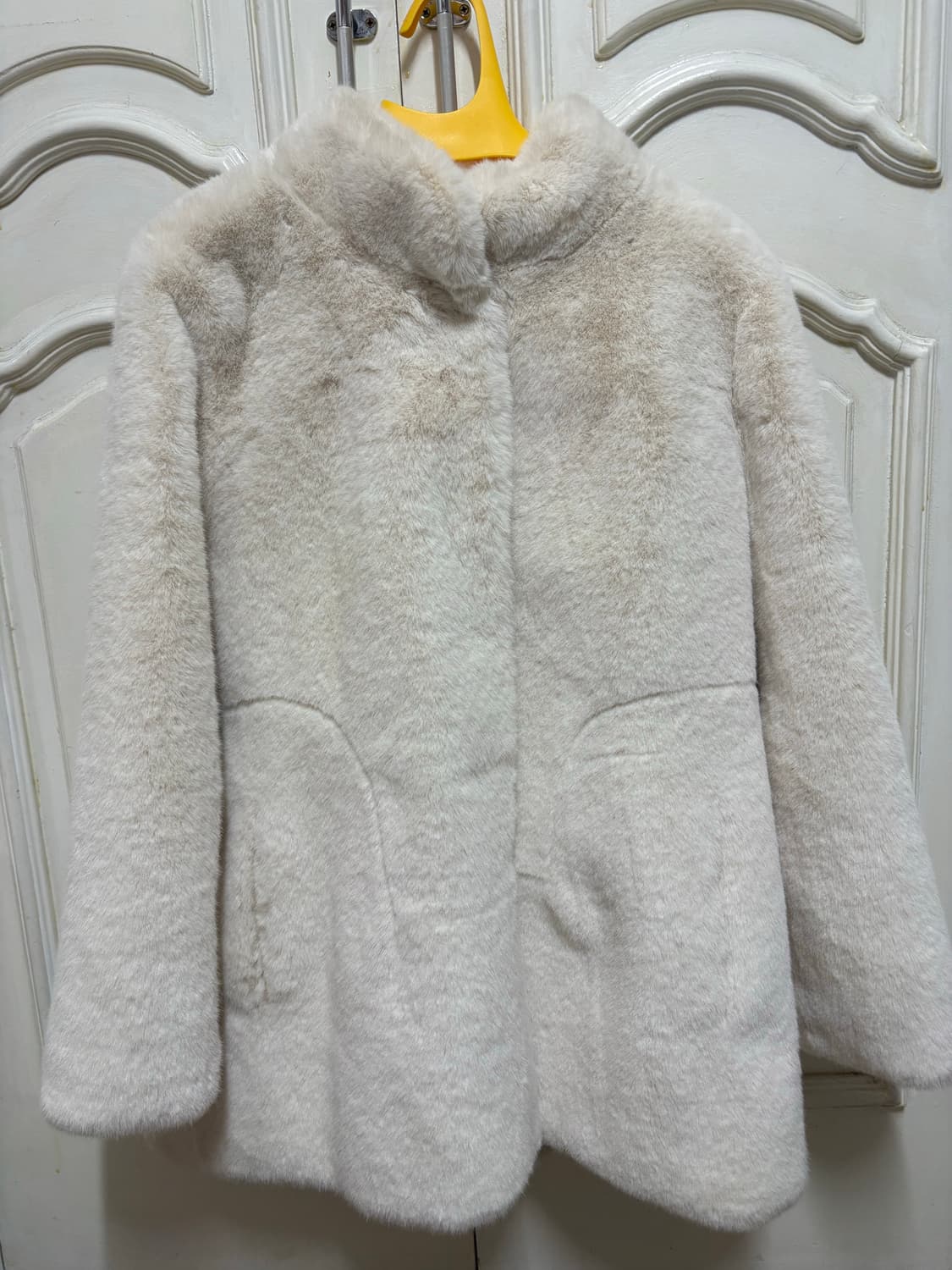 마리끌레르 화이트 퍼자켓 상품이미지1