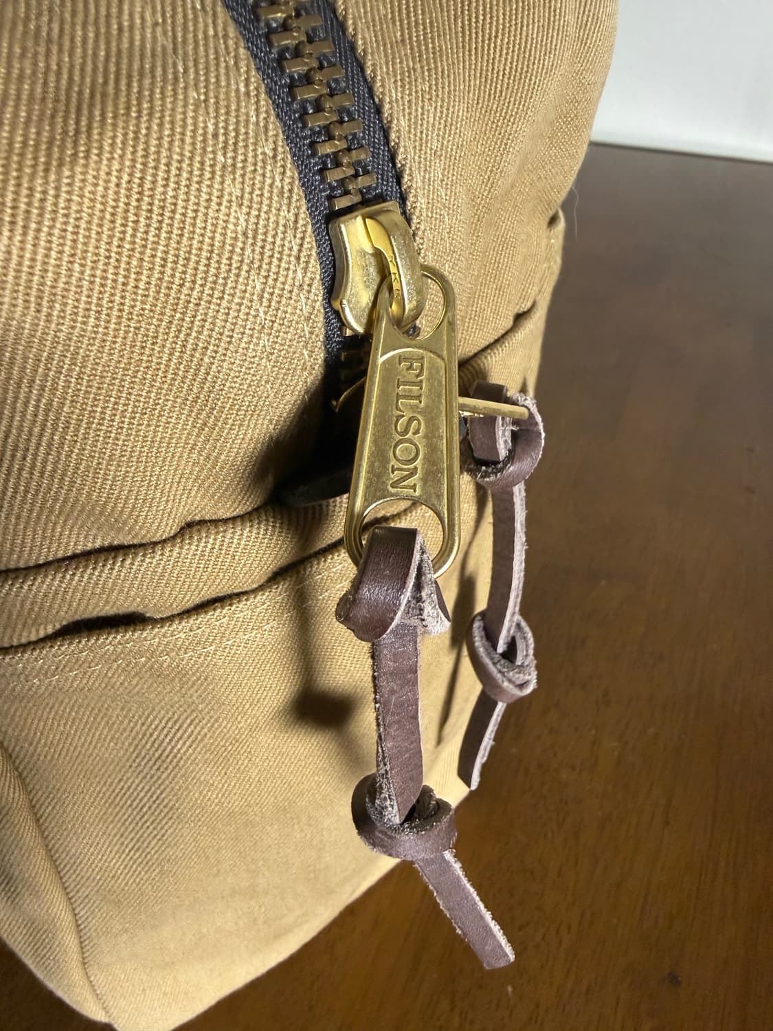 FILSON 필슨 러기드 트윌 지퍼 토트 70261 탄 / USA 상품이미지2