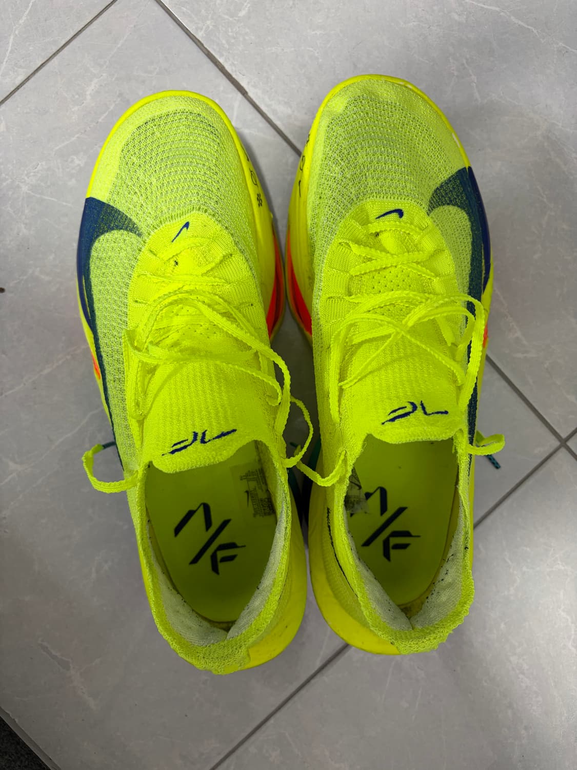 나이키 알파 플라이 볼트 컬러 상품이미지2