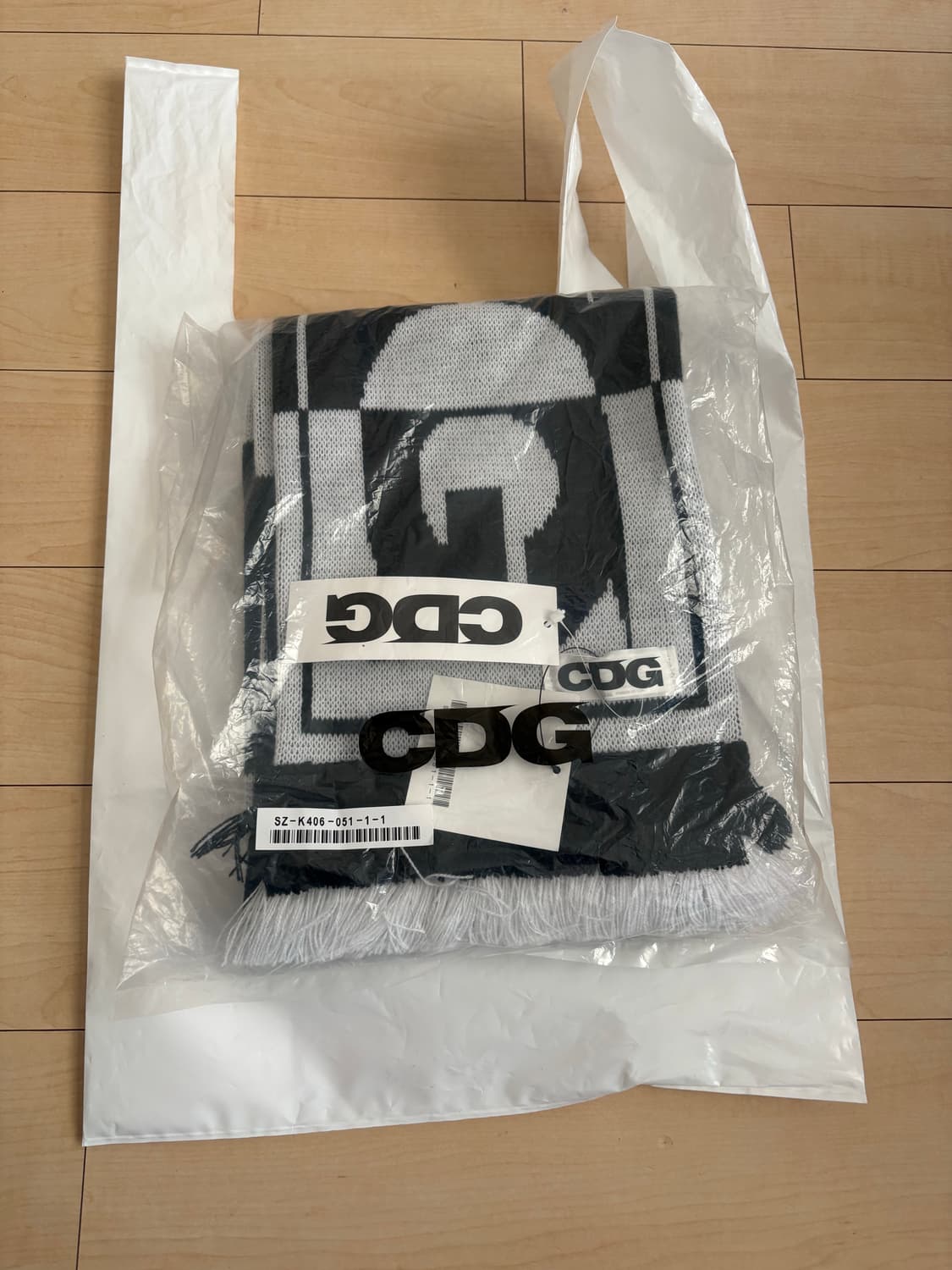 CDG 로고 체크 머플러 화이트 블랙 목도리 상품이미지4