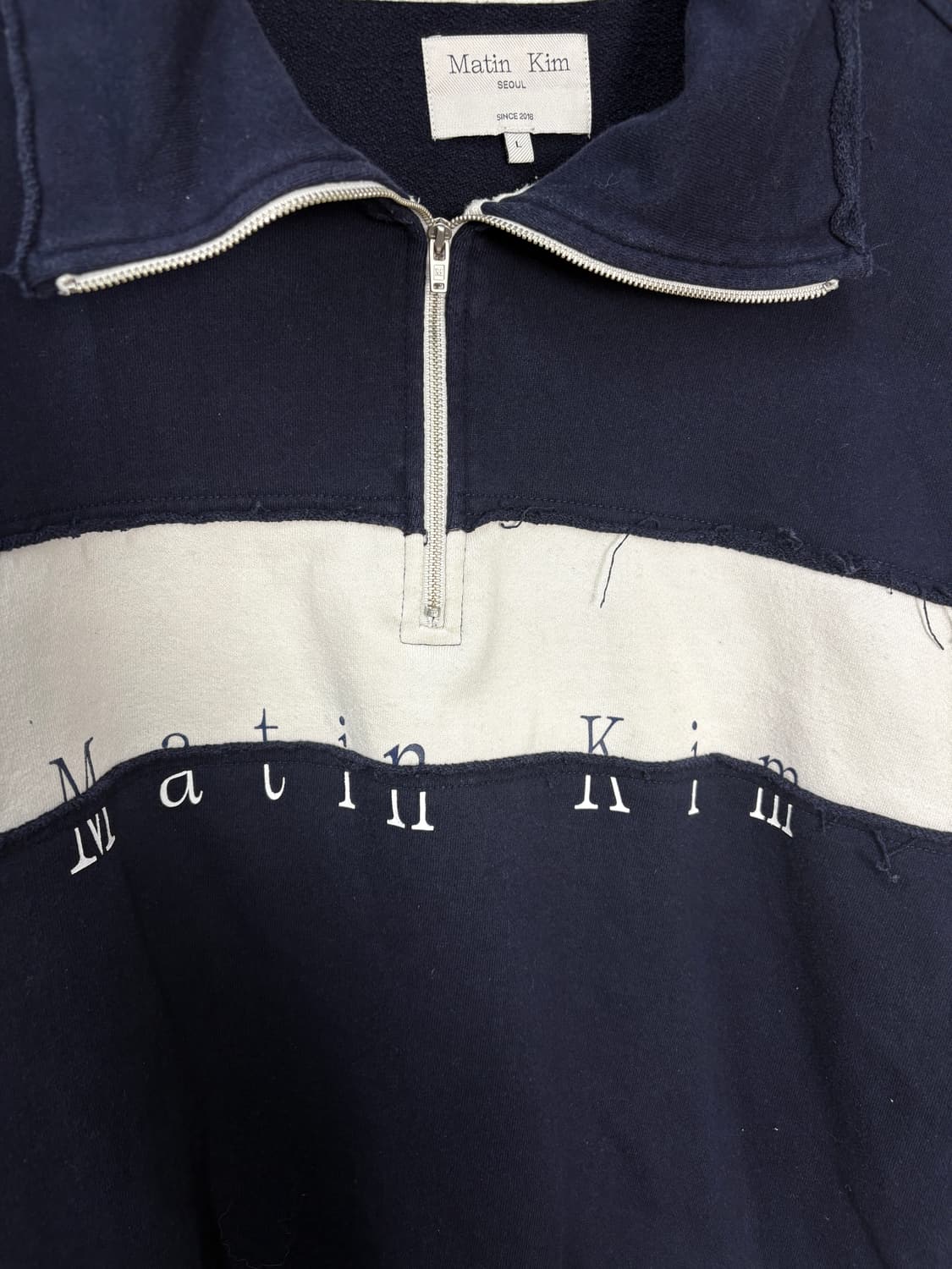 마뗑킴 커티드로고 하프집업 네이비 스웻셔츠 A3635 상품이미지3