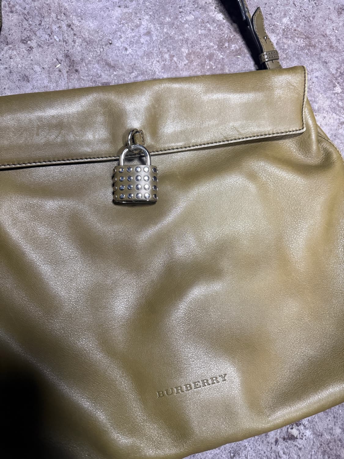 버버리 숄더백 상품이미지2