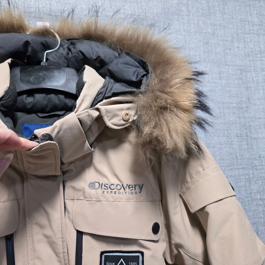 디스커버리 익스페디션  여성 마운틴쿡 구스다운 너구리털 패딩  상품이미지5