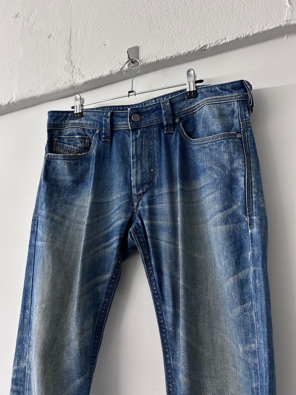 디젤 Thanaz 라이트 워싱 데님 팬츠 상품이미지4