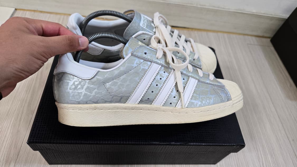 255 아디다스 슈퍼스타 80s 실버 상품이미지7
