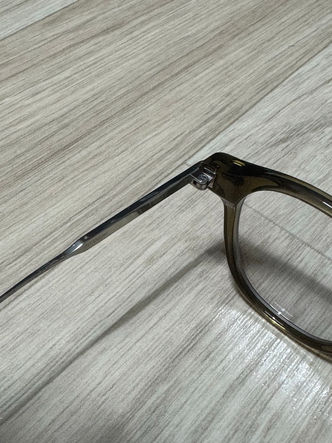 젠틀몬스터 롭01 카키 안경 상품이미지7