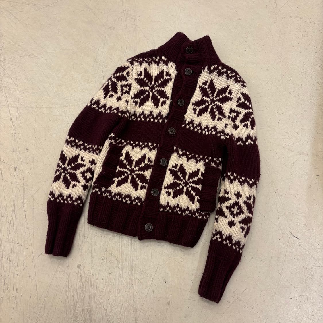 아베크롬비 눈꽃패턴 버건디 가디건 상품이미지1