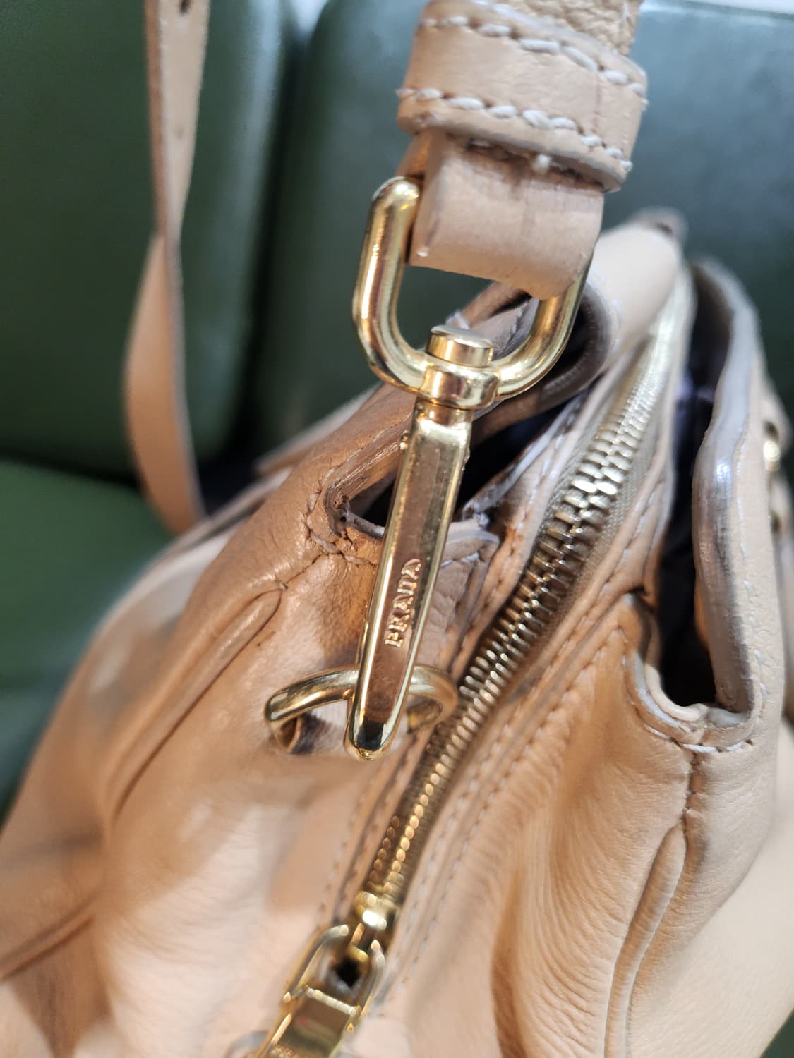 프라다 베이지 가죽 토트백 정품 상품이미지7