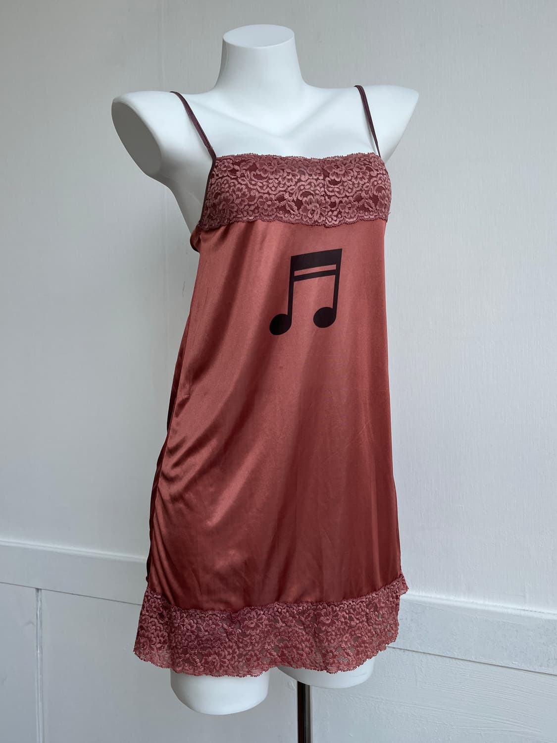 코랄 음표 레이스 슬립 상품이미지1