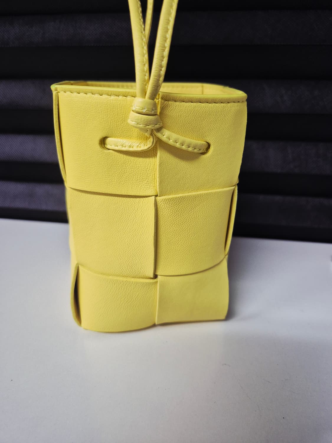 보테가 베네타 미니 버킷백 (새상품급) 상품이미지3